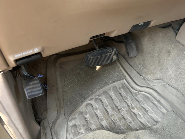 2001-ford-explorer-xlt-image-18