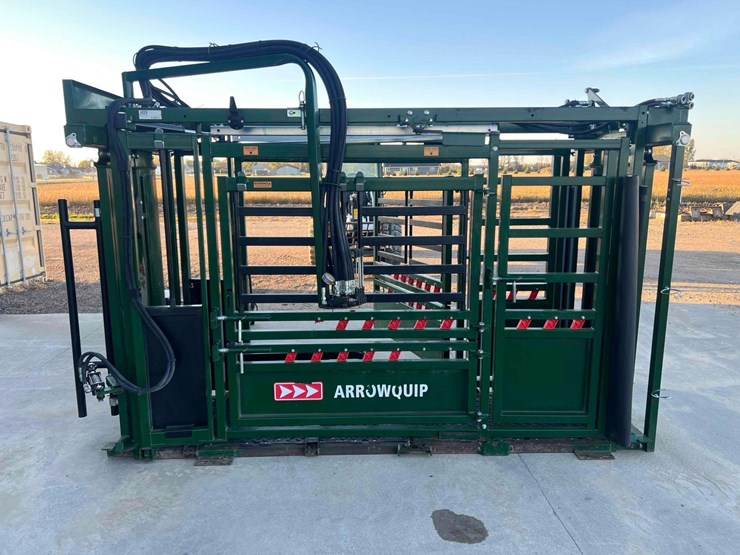 2019-arrowquip-q-power-106-series-hydraulic-squeeze-chute-image-2
