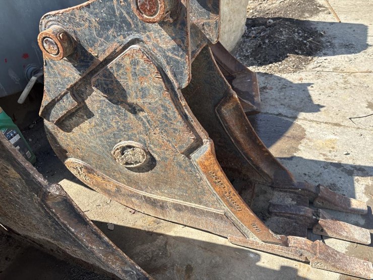 #5052-•-2018-geith-mx6hd-approx-12"-mini-tooth-bucket-image-3