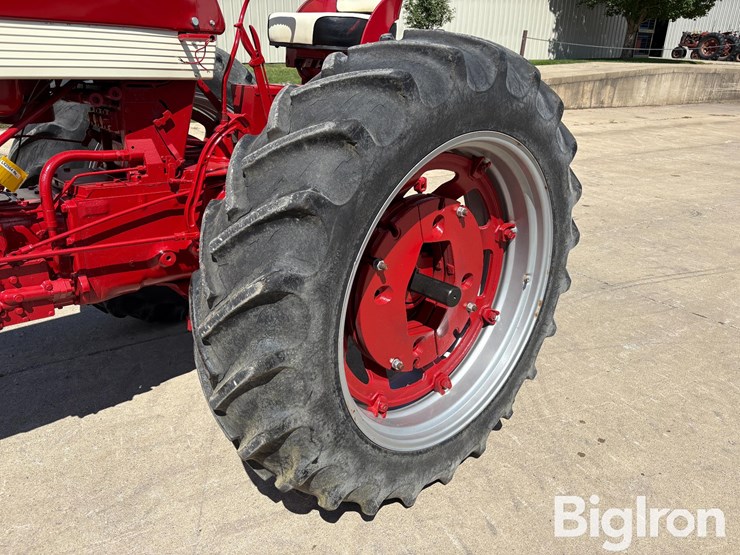 1959-case-ih-560-image-16