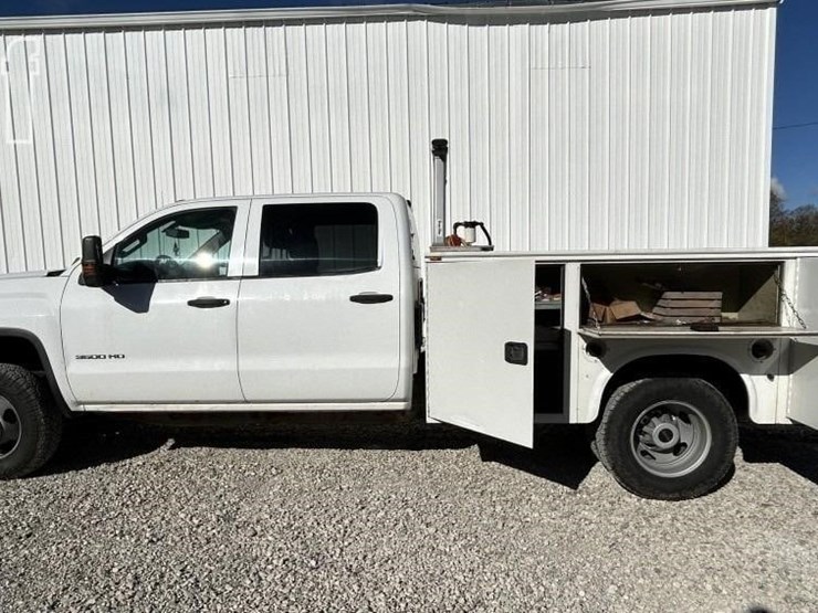 2015-gmc-3500hd-image-3