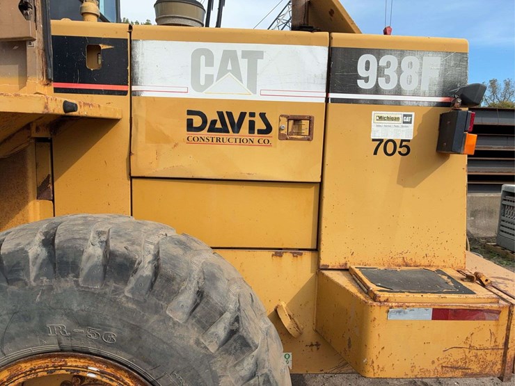 caterpillar-938f-image-15