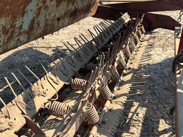 self-propelled-almond-sweeper-image-21