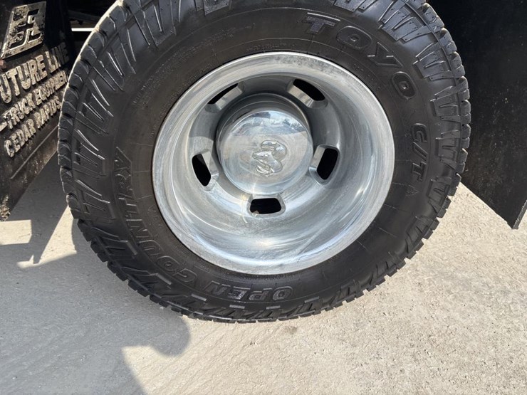 2016-dodge-ram-3500-image-31