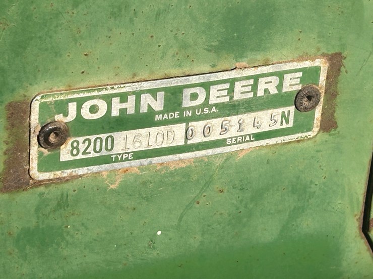 john-deere-8200-image-11