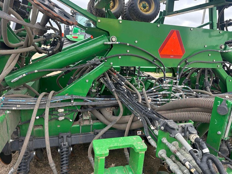 john-deere-1890-image-22