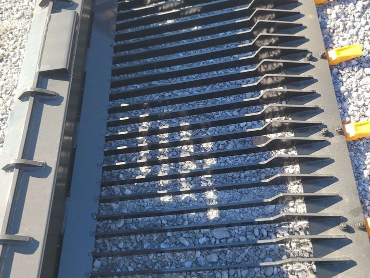 skid-steer-rock-bucket.-66"-wide.-image-6