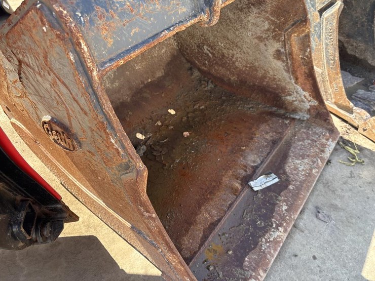 #5054-•-geith-mx6hd-36"-bucket-image-3