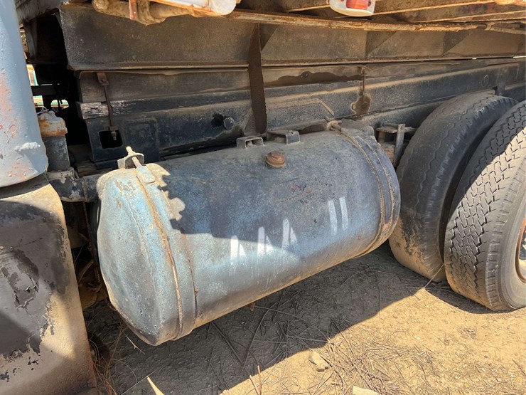 autocar-diesel-dump-truck-image-24