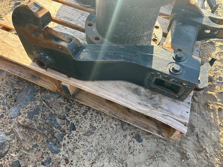 #4614-•-quick-hitch-category-iii-image-4