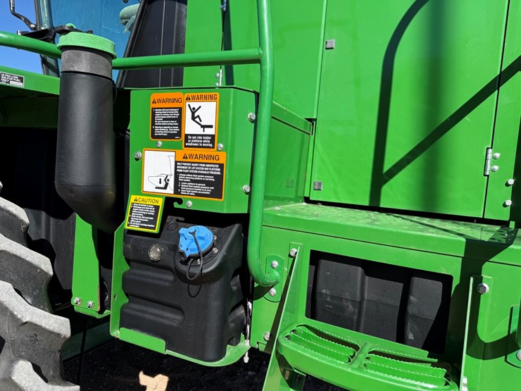 2019-john-deere-w235-image-30
