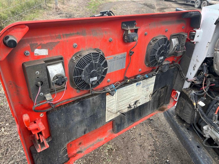 2021-bobcat-t770-image-11