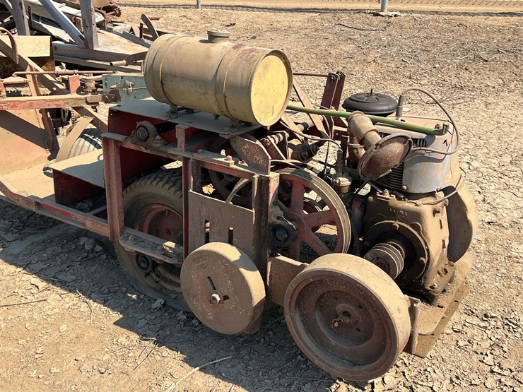 self-propelled-almond-sweeper-image-15