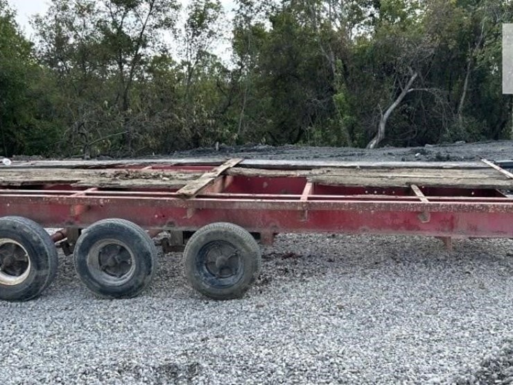 tri-axle-bumper-pull-trailer-image-4