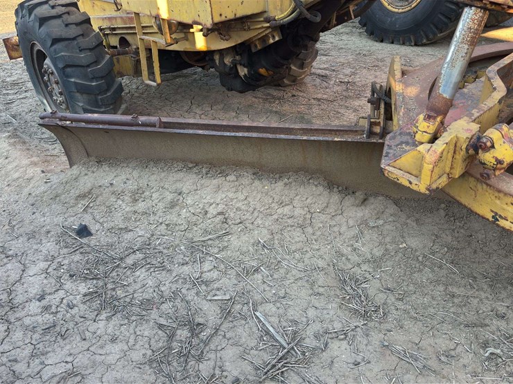 pmco-speedmatic-pm412-road-grader-image-17