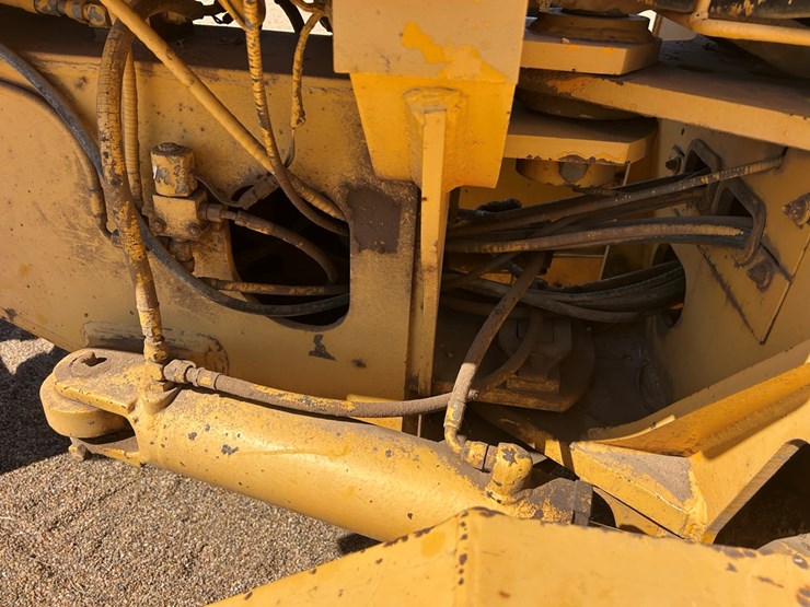 deere-770bh-image-16