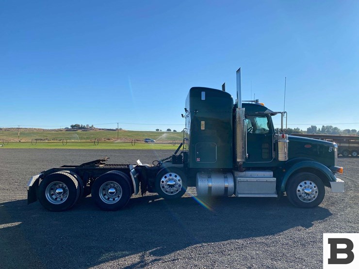 2013-peterbilt-367-image-7