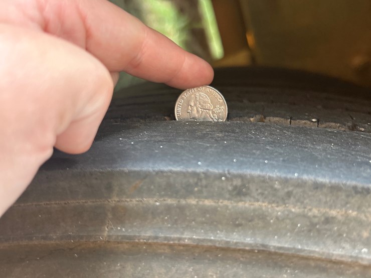 2012-freightliner-b2-image-18