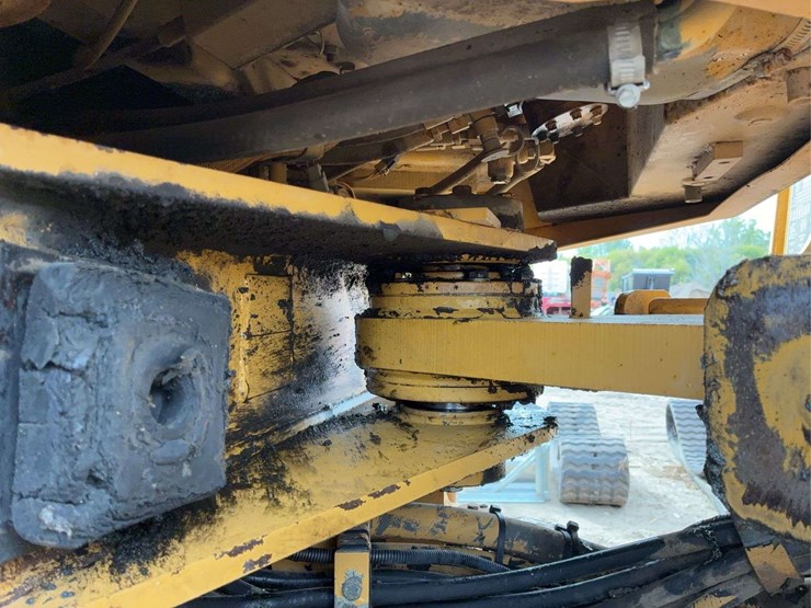 caterpillar-938f-image-27
