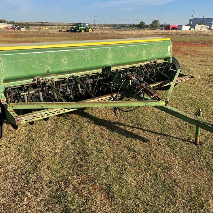 JOHN DEERE 8200