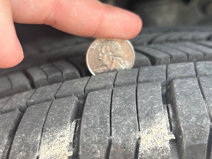 2021-ford-explorer-image-28