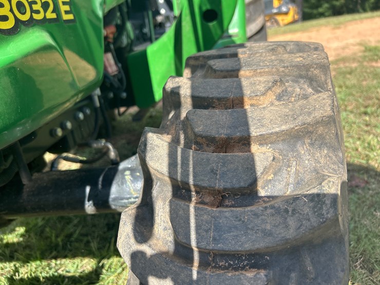 john-deere-3032e-image-16