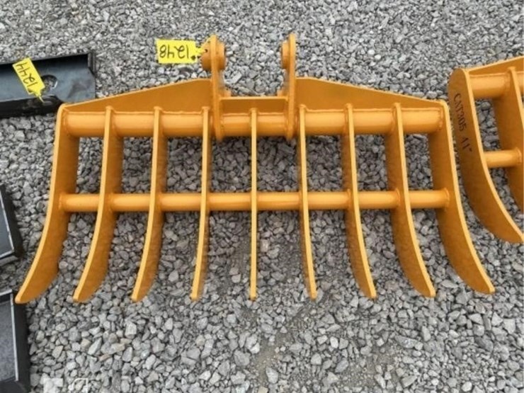 2025-caterpillar-305-image-1