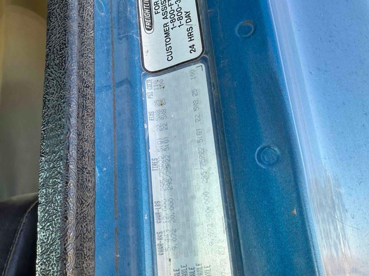 1999-freightliner-century-class-semi-image-14