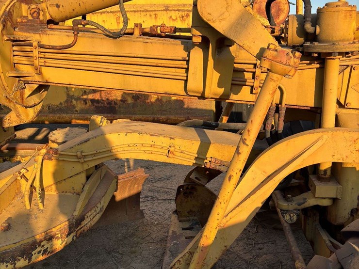 pmco-speedmatic-pm412-road-grader-image-15