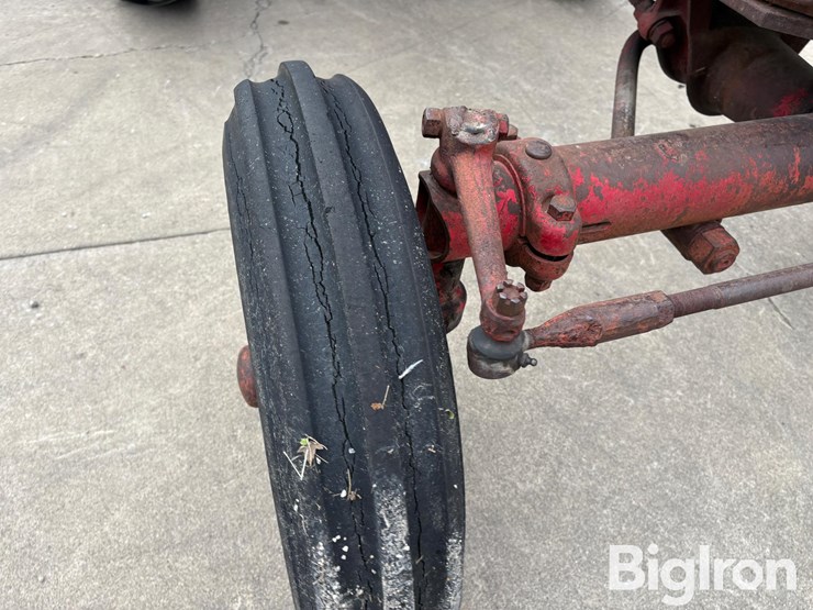 1947-ih-farmall-m-2wd-tractor-image-15