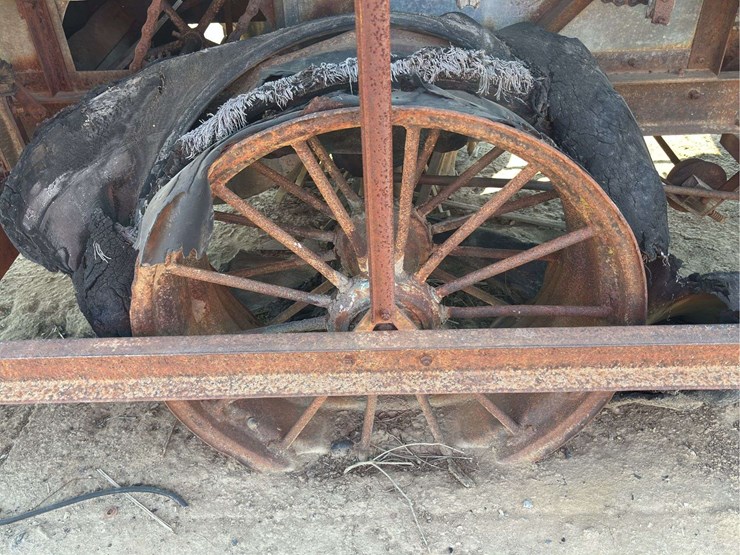 john-deere-pull-type-combine-image-41