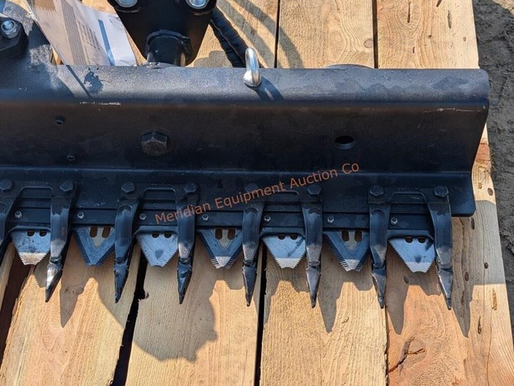 ir-mini-skid-steer-hedge-trimmer-image-7