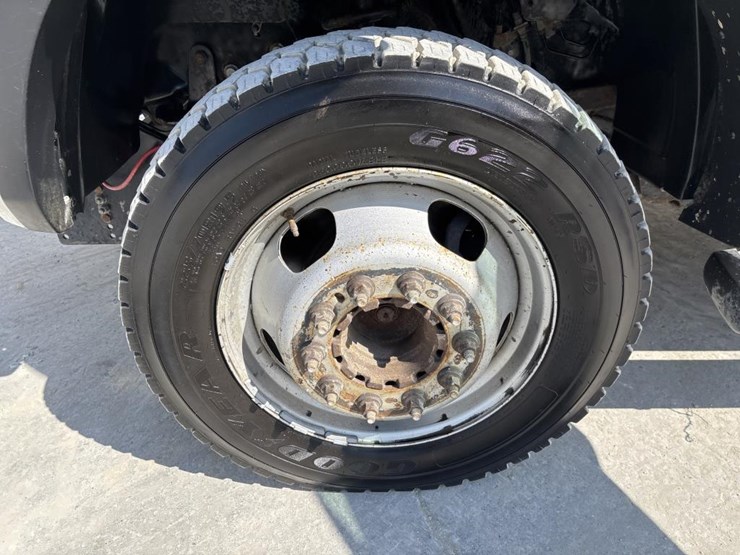 2016-dodge-ram-5500-image-25