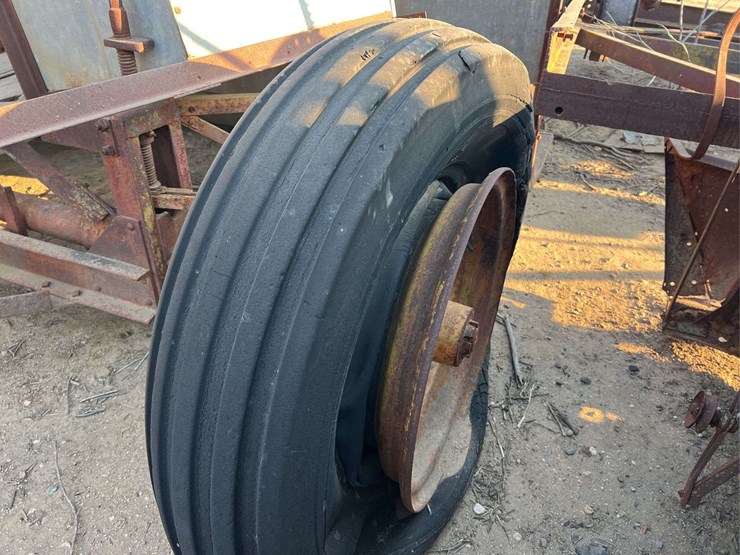 minneapolis-moline-pull-type-combine-image-9