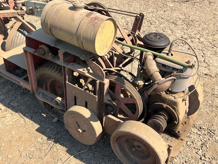 self-propelled-almond-sweeper-image-16