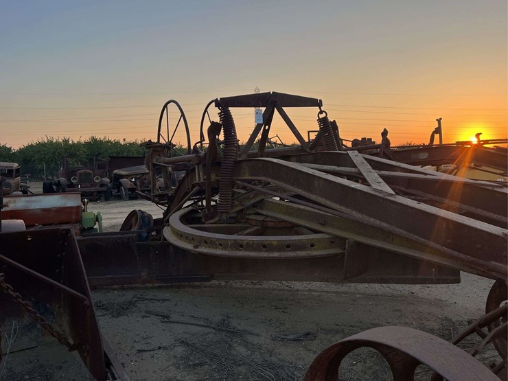 pull-type-road-grader-image-5