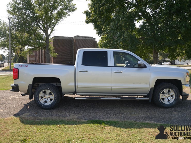 2017-chevrolet-silverado-1500-image-4