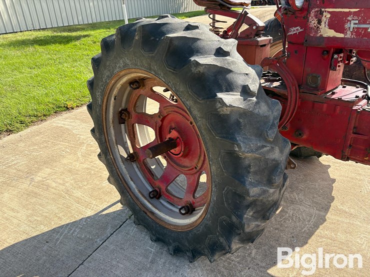 1957-case-ih-450-image-14