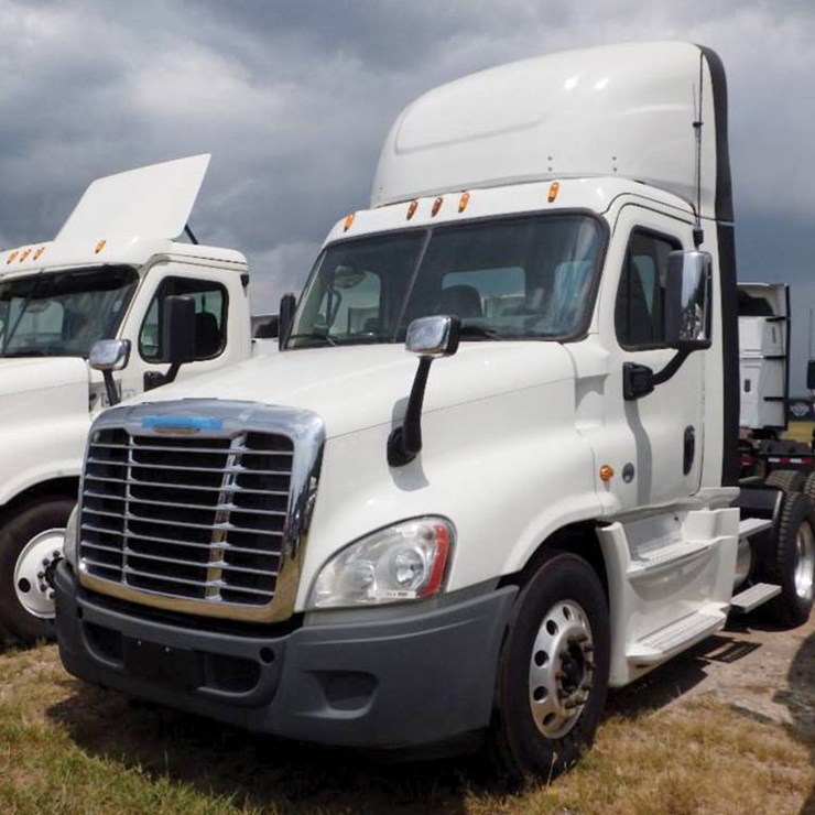 2015 FREIGHTLINER CASCADIA 125