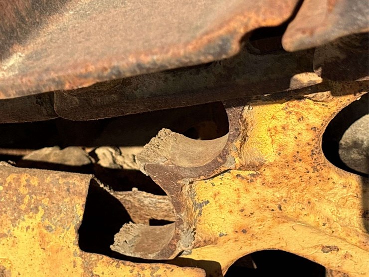 caterpillar-twenty-two-image-20