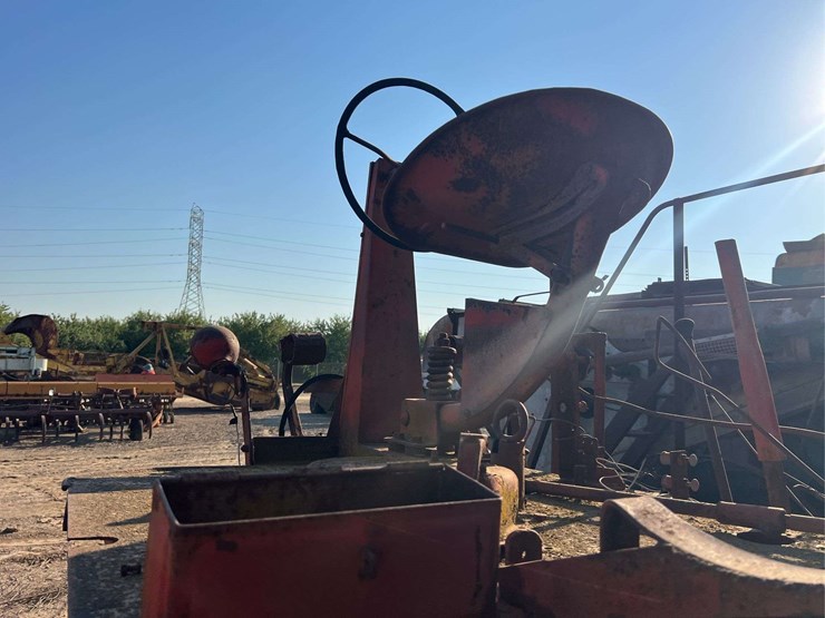 farmall-m-cotton-picker-image-23