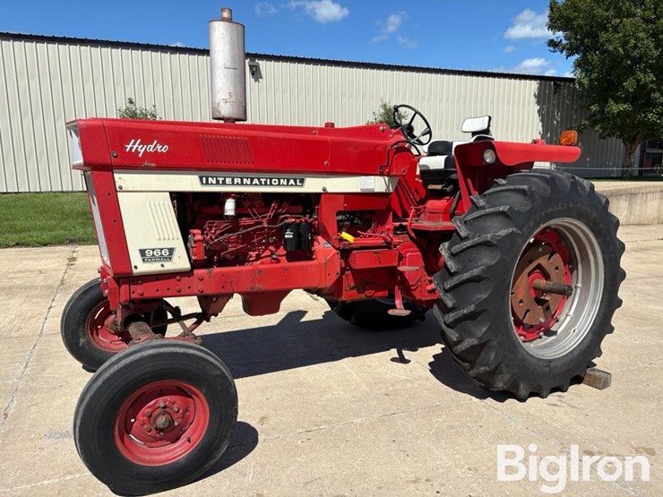 1971-international-966-image-1