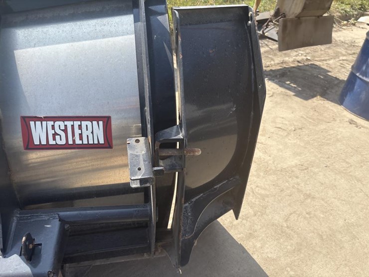 #5039-•-western-mvp3-truck-v-plow-image-11