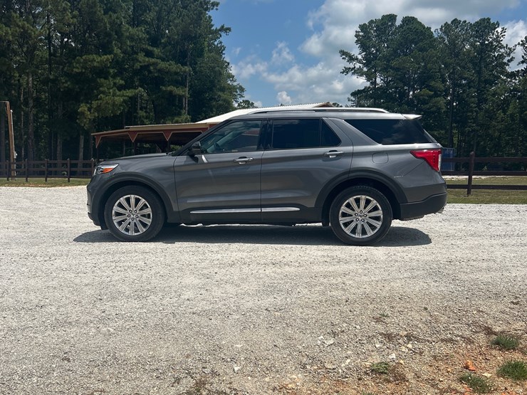 2021-ford-explorer-image-2