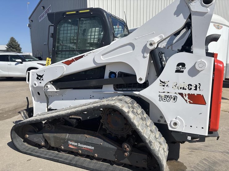 2022-bobcat-t870-image-12