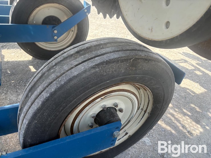 2013-kinze-3600-image-10