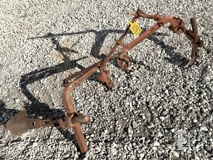 antique-cultivator-attachment-image-2