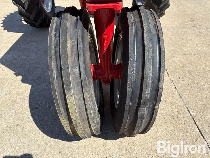 1953-ih-farmall-super-m-2wd-tractor-image-17
