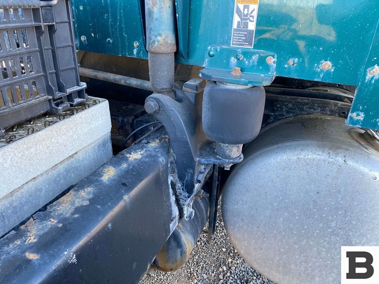 2013-peterbilt-367-image-35