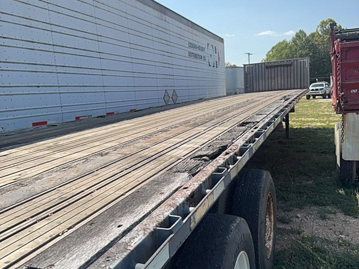 2002-flat-bed-trailer-with-title-image-14